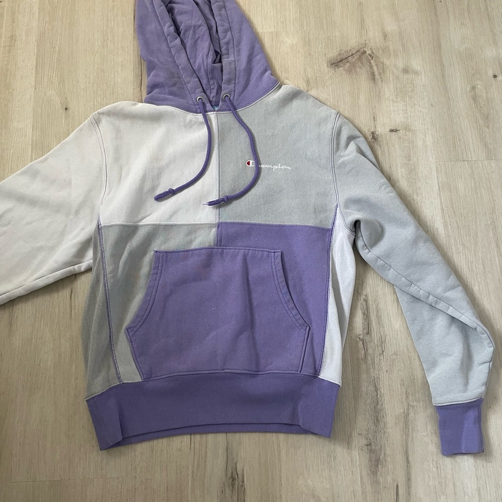 Champion Women's Purple and Gray Sweater